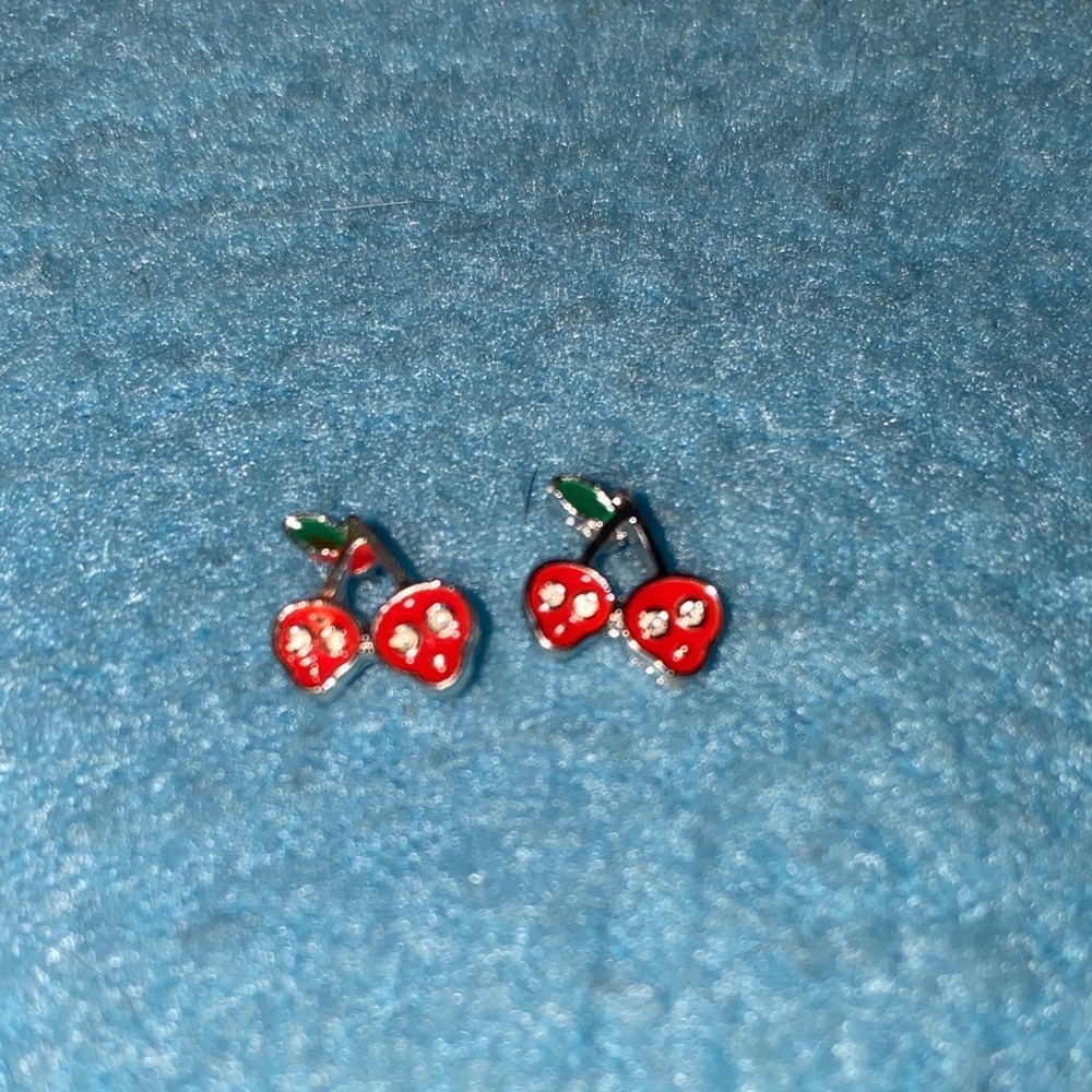 STRAWBERRY pierced earrings in red green enamel silver studs vintage new